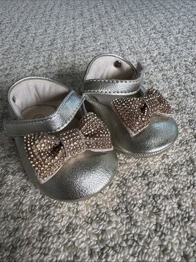 Pampili Silver Toddler Mary Jane Shoes with Crystal Bow Accents